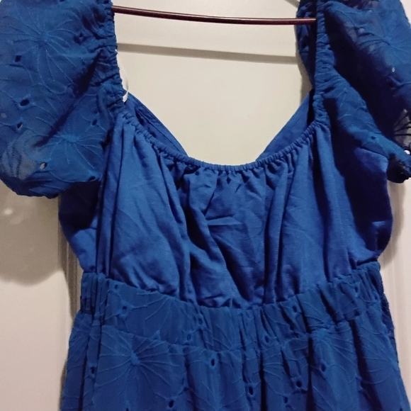 Dress - Picture 5 of 6